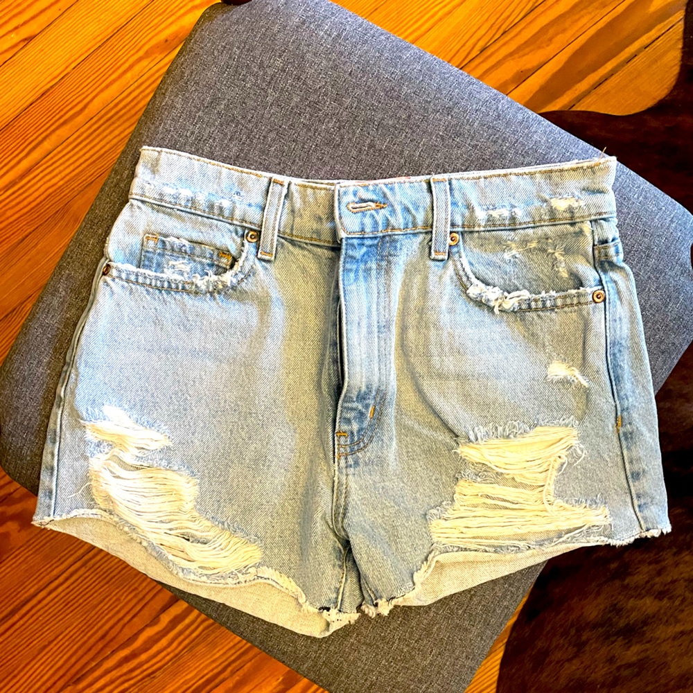 REVICE Denim Light Wash Hot Pants/Shorts sz 28